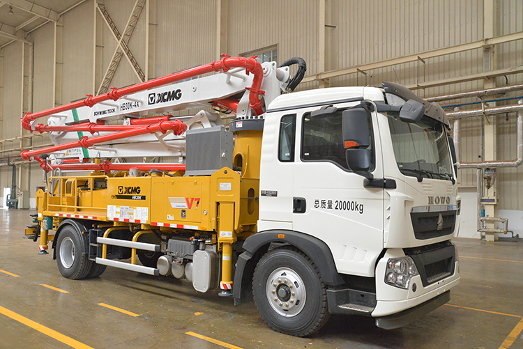 XCMG Schwing concrete pump truck HB30K China 30m small truck concrete pump with HOWO chassis price